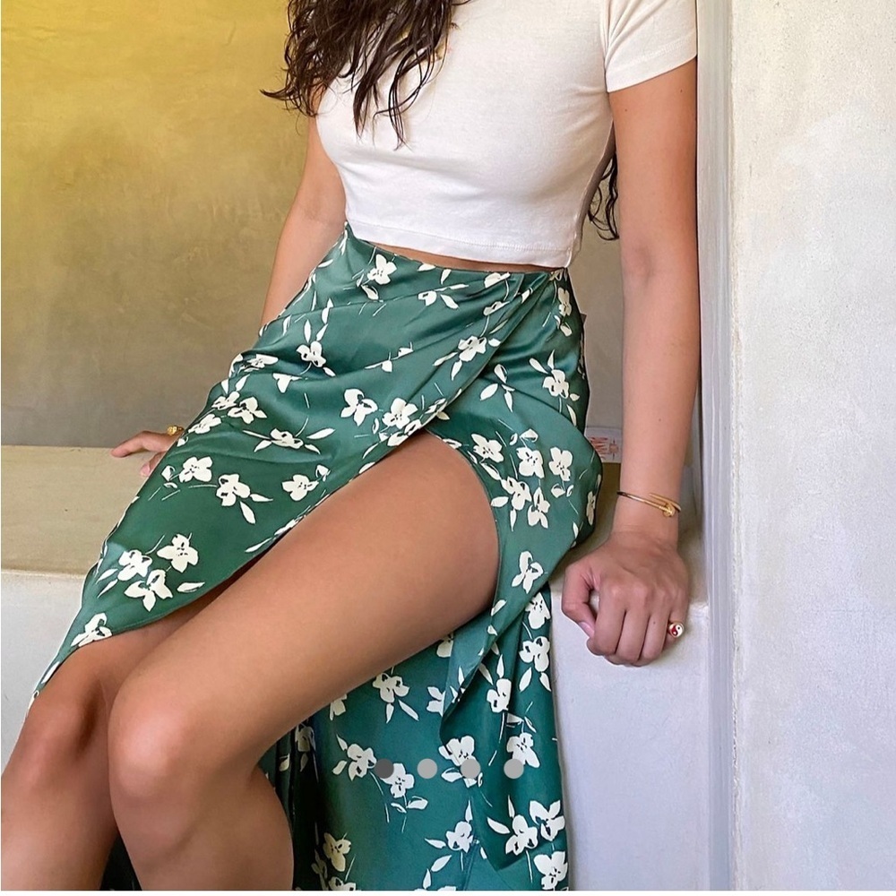 Urban Outfitters Floral Skirt - Picture 1 of 4